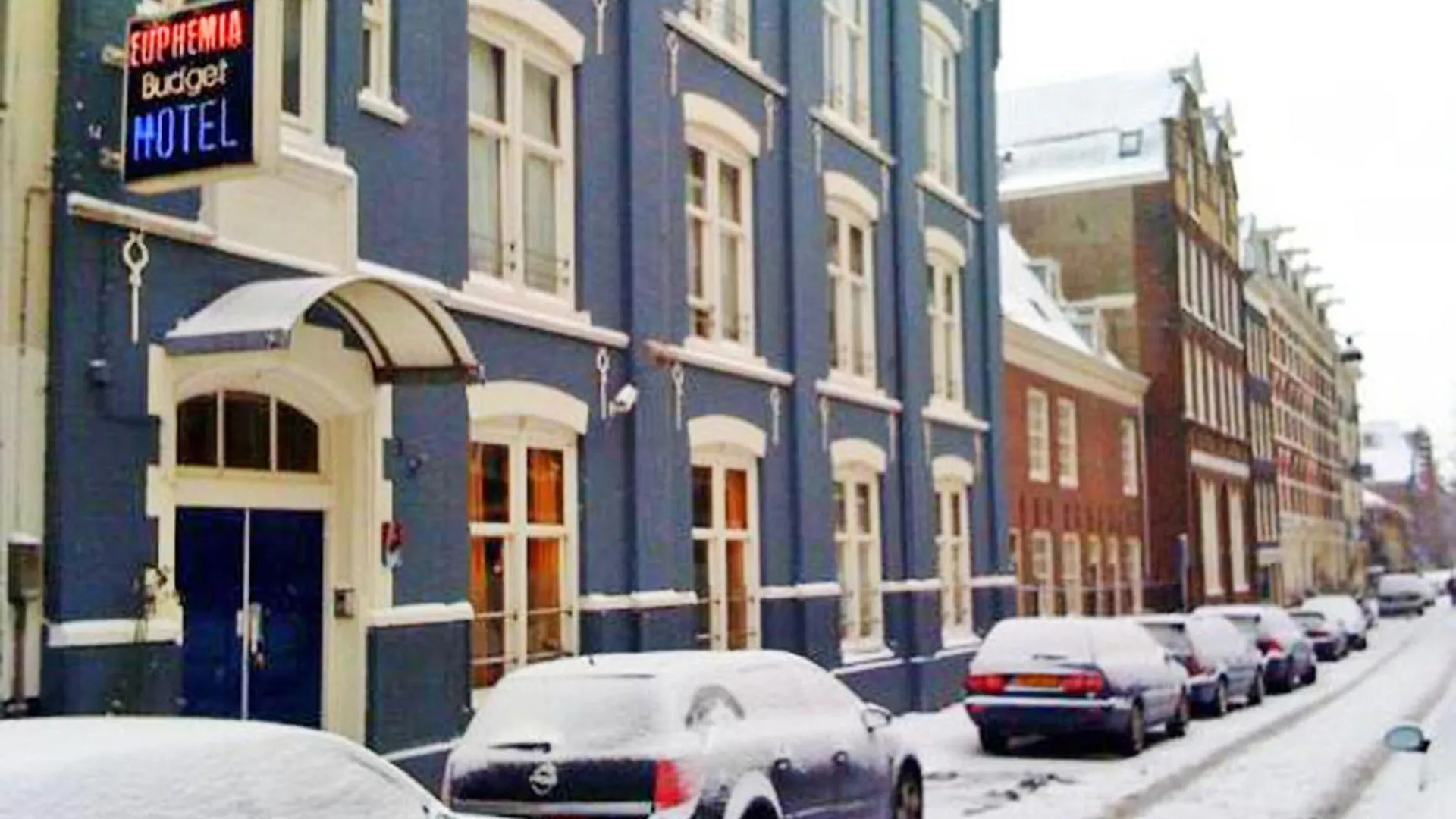 Euphemia Budget Old City Canal Zone Amsterdam Hollanda